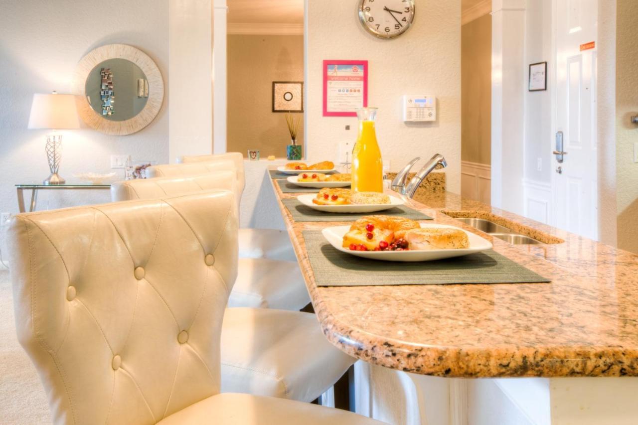 Stunning Lakeview Condo Wprivate Balcony คิสซิมมี ภายนอก รูปภาพ