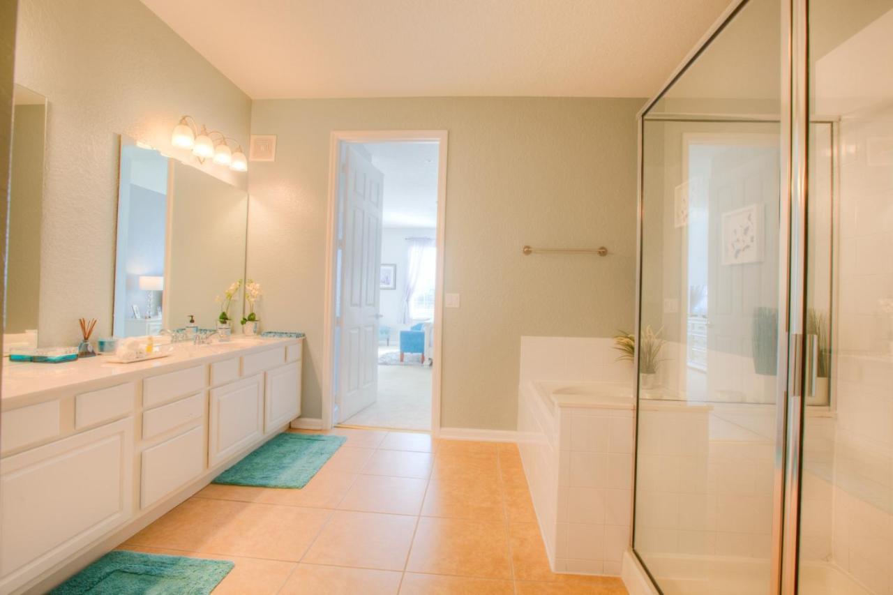 Stunning Lakeview Condo Wprivate Balcony คิสซิมมี ภายนอก รูปภาพ